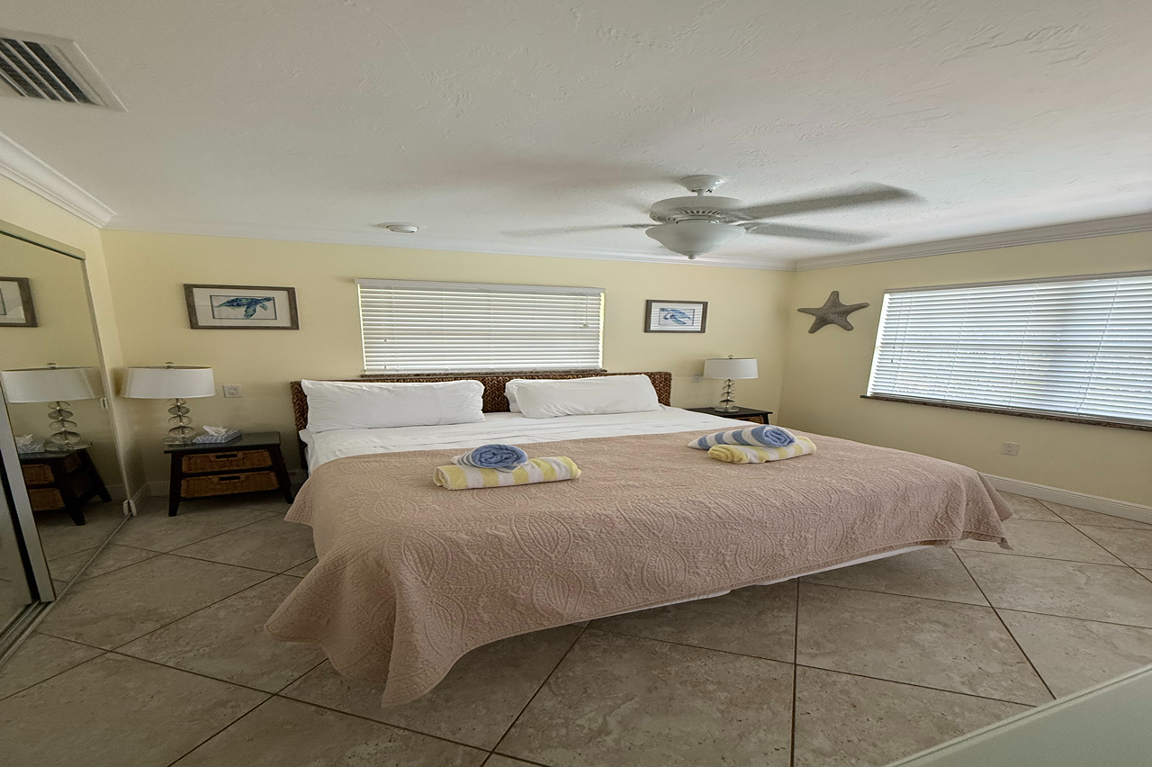 One Bedroom Condominium Guest Room